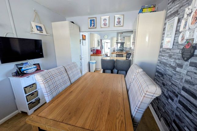 21, Arthur Street, Ammanford photo 4