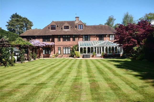 The Gate House, 6, North Common, Weybridge photo 2