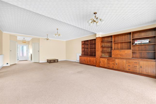 3, Whitney Avenue, Ilford photo 4