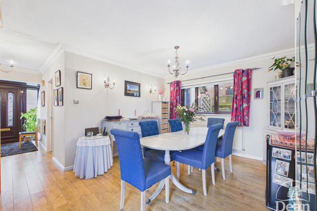 10, Cross Farm Close, Lydney photo 2