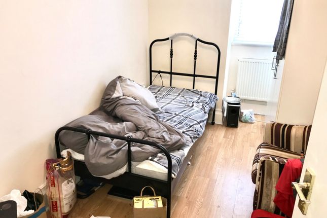 Flat for sale in Station Road, North Harrow