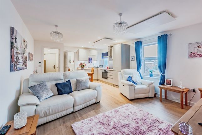Flat 4, Derant House, 149, Lumley Road, HORLEY photo 2