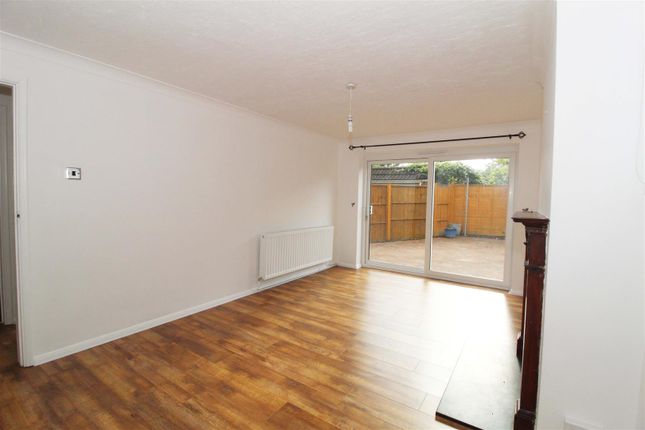 Hilldale Road, Sutton photo 4