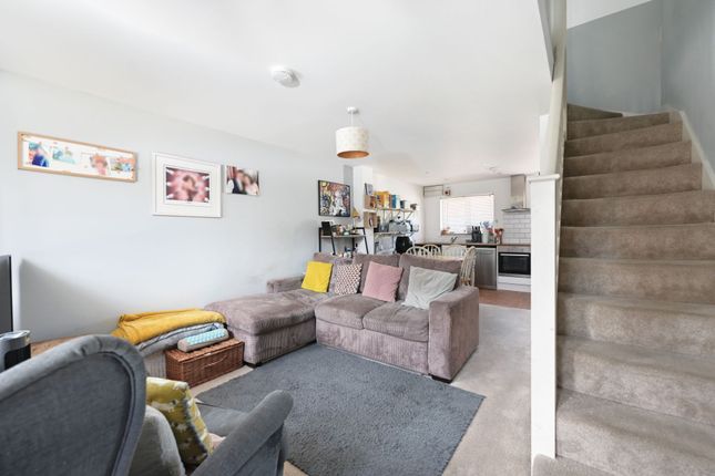 2 Rose Court, High Street, Farnborough photo 2