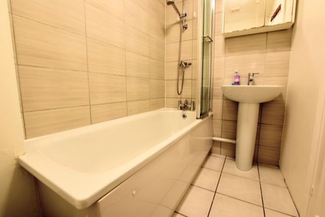 40, Hodder Lane, Milton Keynes photo 3