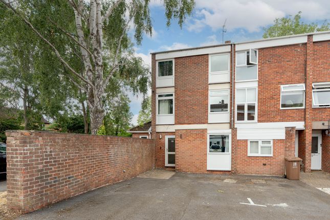 81 Harefields, Oxford photo 2