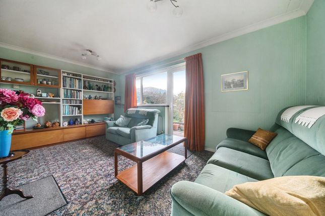 22 Russell Way, Bedford photo 3