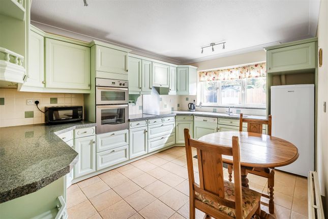 15B, Agates Lane, Ashtead photo 4