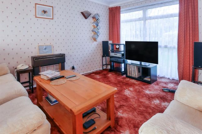 156, Timberleys, Littlehampton photo 2