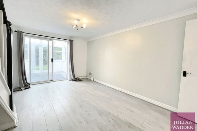 35, Petrel Close, Stockport photo 3