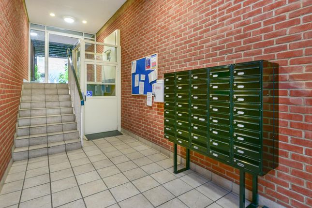Flat 15, 154, Goswell Road, London photo 3