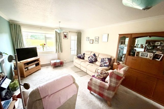 25, Hollymount Close, Exmouth photo 4