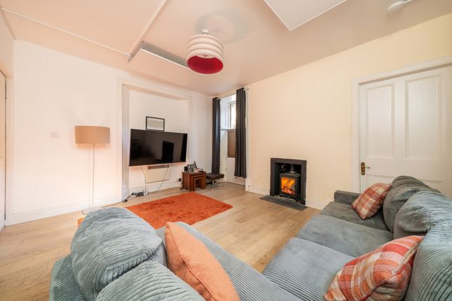 65b, High Street, Newburgh photo 4