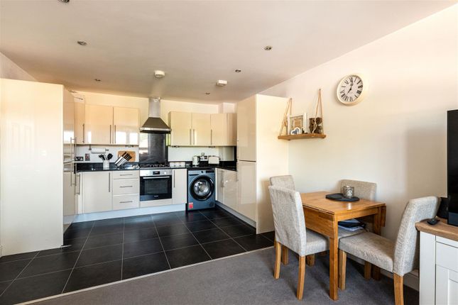 142, Kingsmead Road, High Wycombe photo 4
