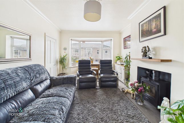 19, Burwains Avenue, Foulridge photo 3