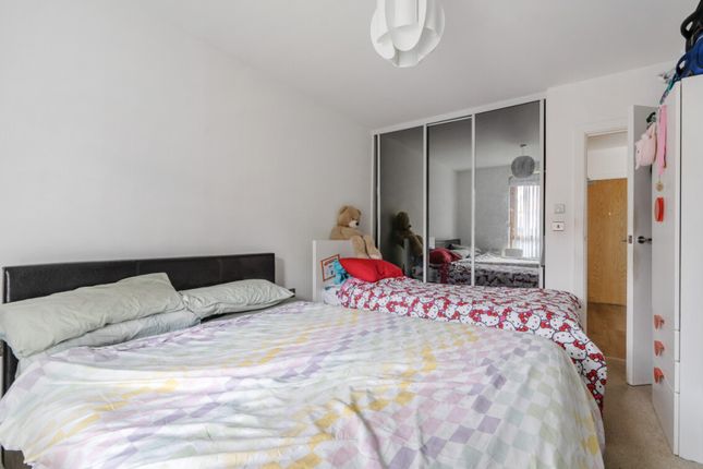 13 Ebony Crescent, Barnet photo 3