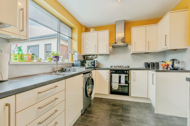 74, Leamington Avenue, Lancashire photo 3