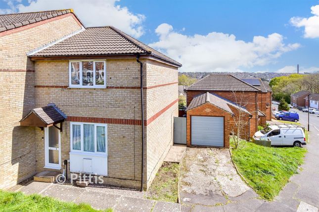 1, Nelson Court, Cowes photo 2