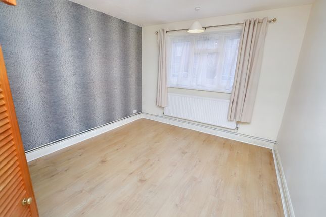 Flat for sale in Nicoll Road, London