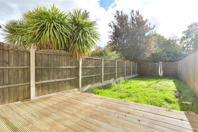 Latimer Drive Steeple View, Basildon photo 2