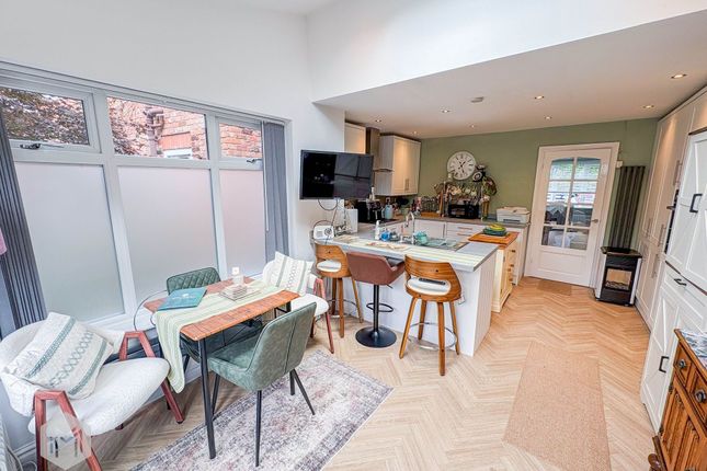 23 Lowfield Gardens, Warrington photo 4