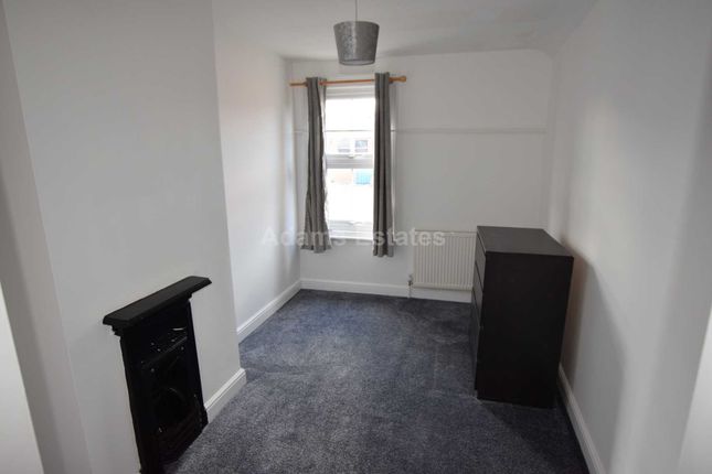 Terraced house to rent in Orts Road, Reading