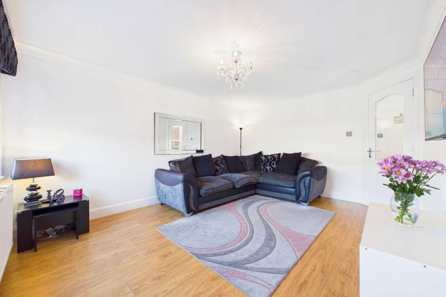26, Oakdene Crescent, Motherwell photo 3
