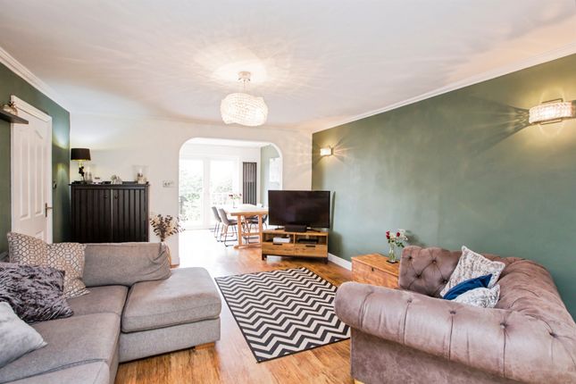 25, Willowfield Crescent, Halifax photo 4