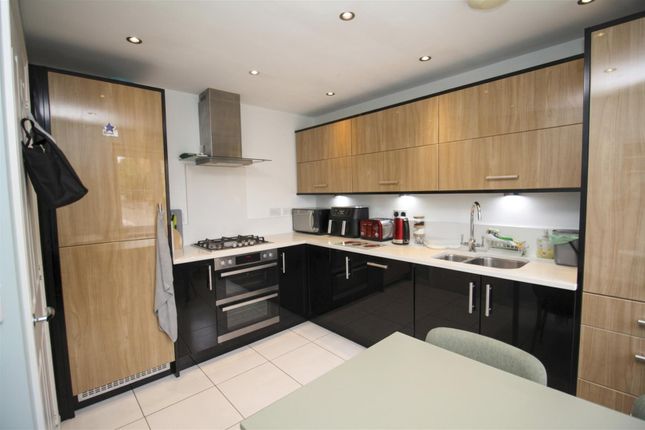 28, Sumatra Crescent, Milton Keynes photo 5