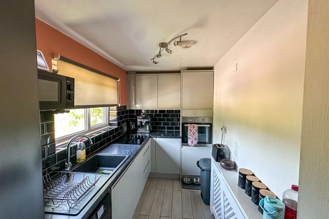 35, Ripley Walk, Corby photo 3