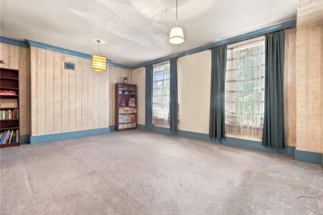 12A,, Almorah Road, London photo 2