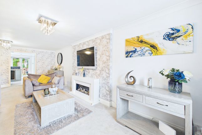 4, Magnolia  Close, Haydock photo 3