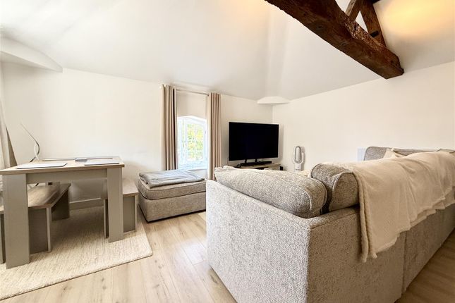 Apartment 4, The Old Granary, Bank Street, Southampton photo 3