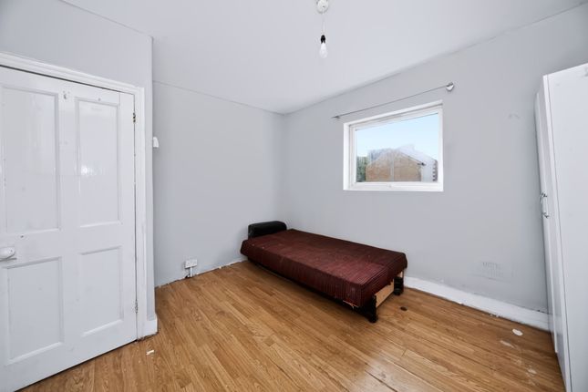 25c Letchworth Road, Luton photo 3