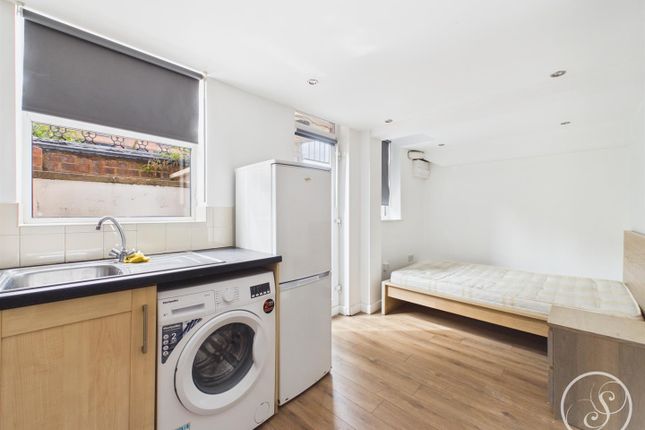 12A, Anderson Avenue, Leeds photo 5