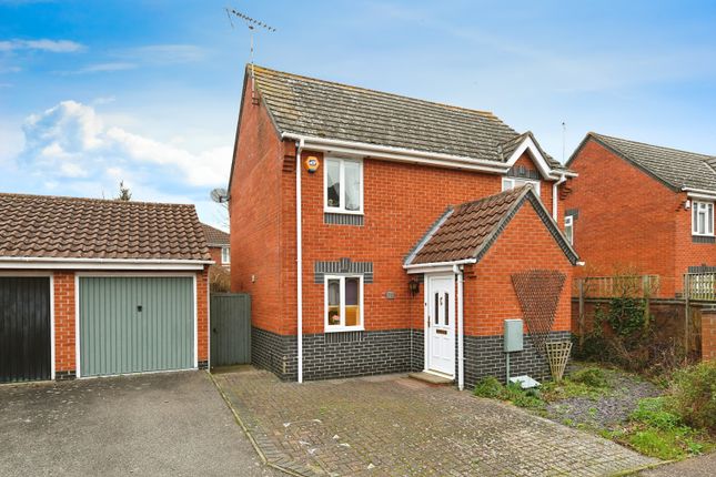 Thumbnail Detached house for sale in Epping Way, Witham