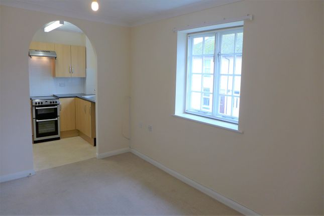 23, Rose Court, Gloucester Road, Littlehampton photo 4