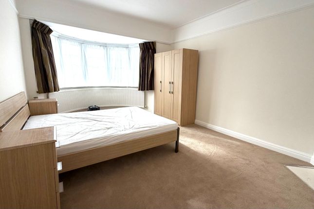 20 Dingwall Gardens, London, Greater London photo 5