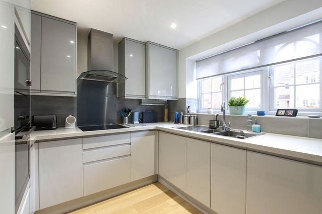 16, Dunsley Place, Tring photo 2