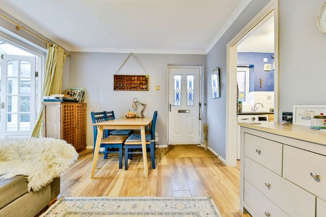 16, Park Farm Close, Henlow photo 4