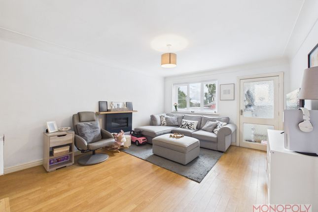 29 Halstonwood Close, Wrexham photo 2