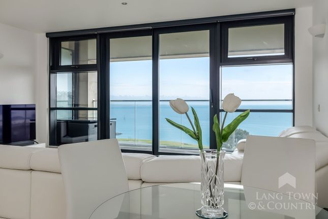 Apartment 22, Azure, The Hoe photo 4