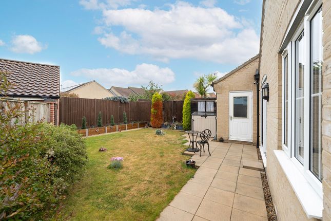 8 Teulon Close, Great Yarmouth photo 2
