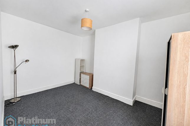 95, Ravensknowle Road, Huddersfield photo 3