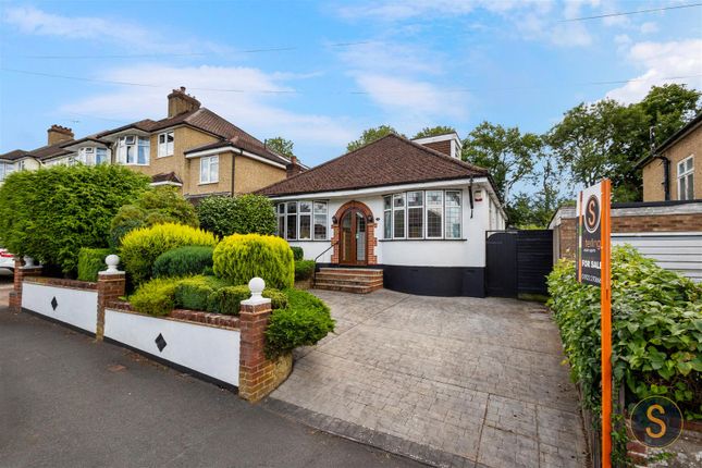 Thumbnail Detached house for sale in Hazelbury Avenue, Abbots Langley