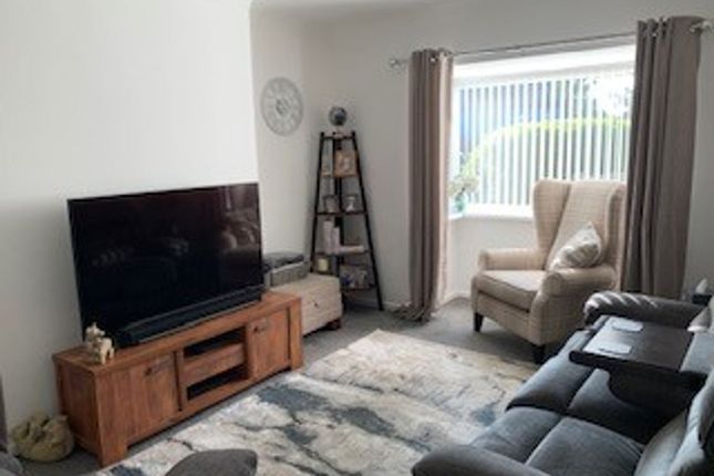 3 Eton Close, Rochdale photo 5
