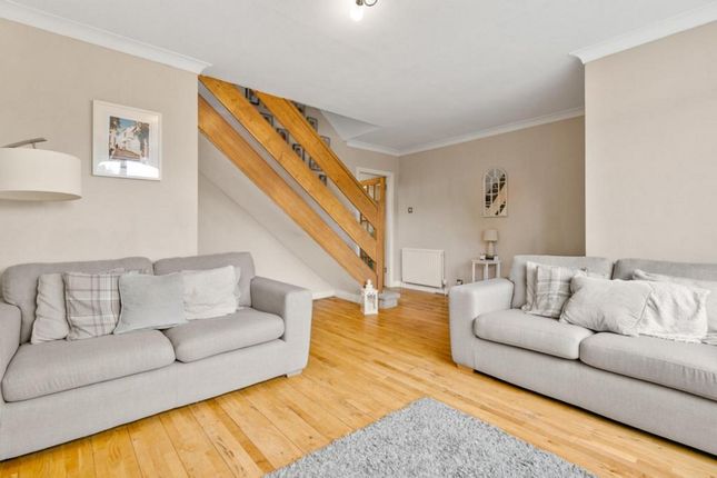 166, Hillend Crescent, Glasgow photo 4