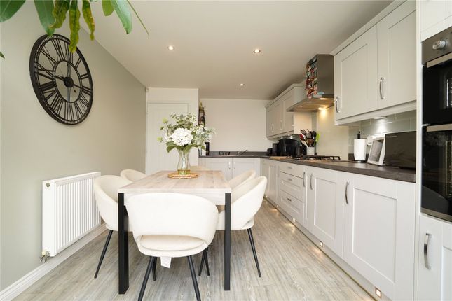20, Micklewait Avenue, Wakefield photo 5