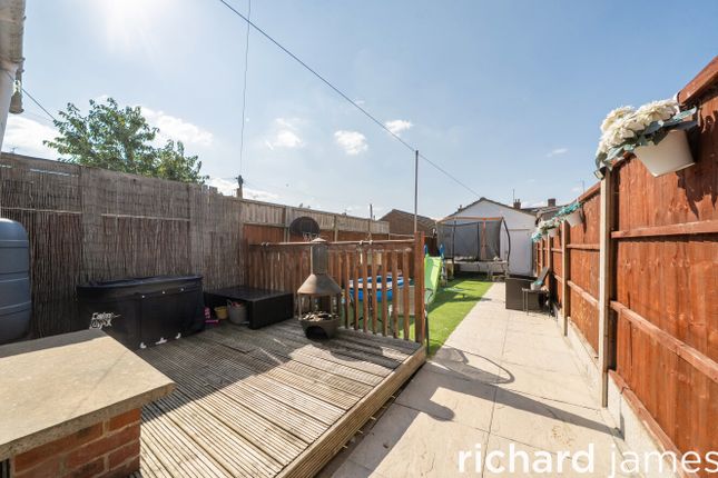 90, Linslade Street, Swindon photo 4