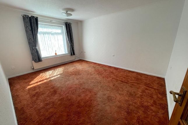 19, Saxons Way, Birmingham photo 3
